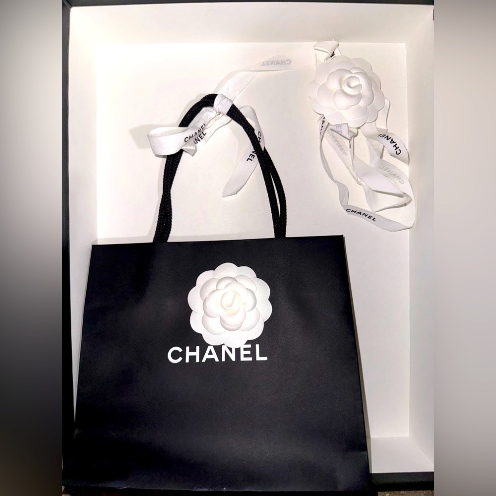 Chanel shopping bag